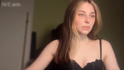 Snapshot of touch_and_run chatting on 03.18.26 touch_and_run online show from 03.18.26