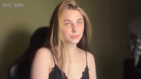 Snapshot of touch_and_run chatting on 03.20.26 touch_and_run online show from 03.20.26