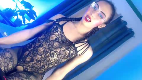 Snapshot of touch_my_body_daddy chatting on 02.15.25 touch_my_body_daddy online show from 02.15.25