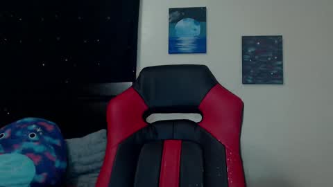 Lilly Miss Mistress Goddess Maam Queen Boss online show from 12.17.24