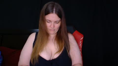 Snapshot of toxiclilly chatting on 04.22.26 Lilly Miss Mistress Goddess Maam Queen Boss online show from 04.22.26