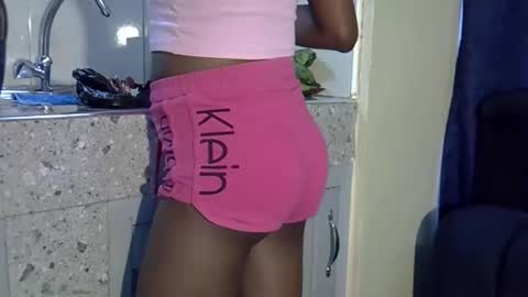 Snapshot of tracyvibes chatting on 01.08.26 Flavia online show from 01.08.26