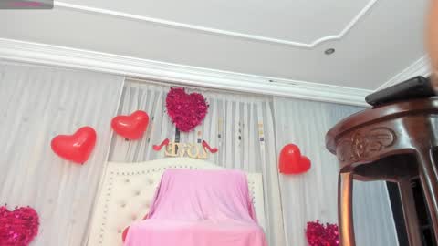 Juliana Giiraldo  online show from 02.13.25