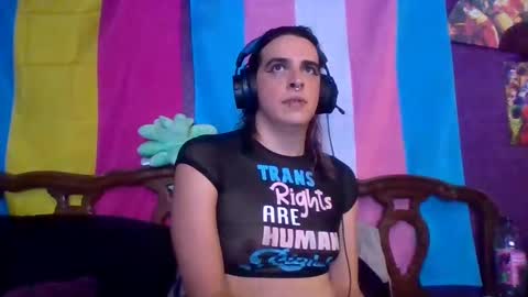 Snapshot of transgurlrobin chatting on 11.19.25 Mugiwararobin1 online show from 11.19.25