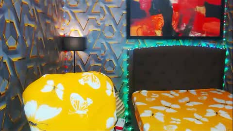 Snapshot of transplayfullolivia chatting on 01.13.25 KYLIE BELLA  TS online show from 01.13.25