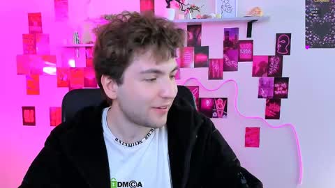 Travis online show from 05.04.26