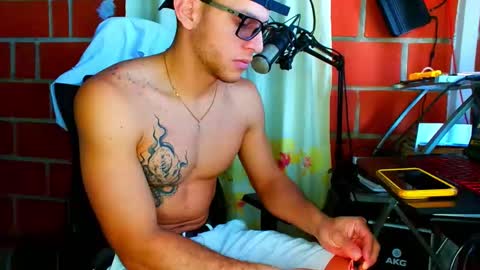 Snapshot of travisdiamonds chatting on 03.15.26 TRAVIS. online show from 03.15.26