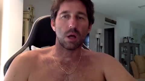 Snapshot of traviskenn chatting on 09.11.25 TravisKenn online show from 09.11.25