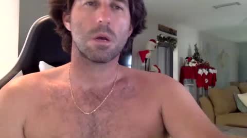 Snapshot of traviskenn chatting on 12.01.25 TravisKenn online show from 12.01.25