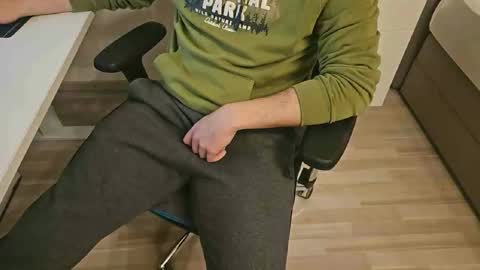 tree1989 online show from 01.05.25