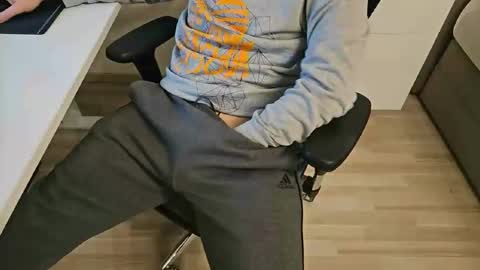 tree1989 online show from 01.06.25