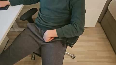 tree1989 online show from 02.03.25