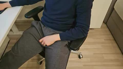 tree1989 online show from 02.19.25