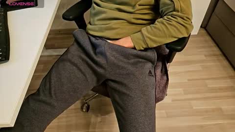 tree1989 online show from 09.25.25