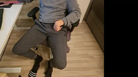 tree1989 online show from 10.14.25