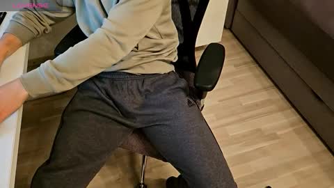 tree1989 online show from 11.04.25