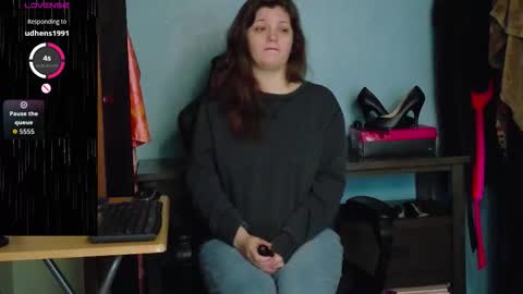 Snapshot of treejeanne chatting on 10.27.25 TreeJeanne online show from 10.27.25