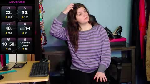 Snapshot of treejeanne chatting on 12.22.25 TreeJeanne online show from 12.22.25