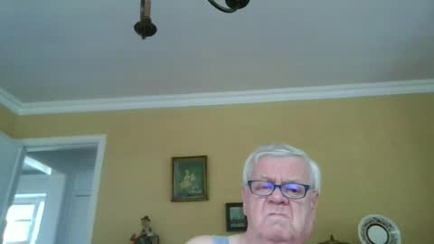 Snapshot of trekbeestje1 chatting on 06.23.26 trekbeestje online show from 06.23.26