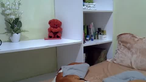 Snapshot of trendybooty chatting on 10.24.25 tendybooty online show from 10.24.25