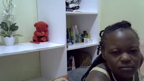 Snapshot of trendybooty chatting on 11.16.25 tendybooty online show from 11.16.25