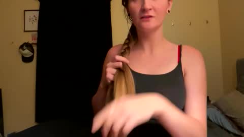 Snapshot of tressabelle chatting on 10.27.25 tressabelle online show from 10.27.25