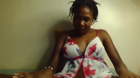 Snapshot of tresyamber chatting on 05.08.26 tresyamber online show from 05.08.26
