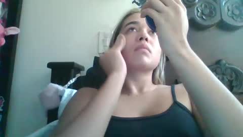 Snapshot of triana_bell chatting on 01.10.25 triana_bell online show from 01.10.25