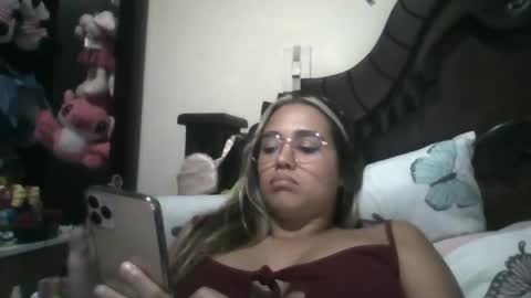 Snapshot of triana_bell chatting on 03.08.25 triana_bell online show from 03.08.25