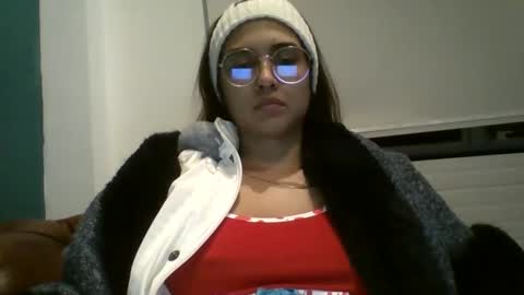 Snapshot of triana_bell chatting on 12.01.25 triana_bell online show from 12.01.25