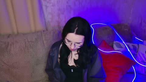 TriciaDaisy online show from 04.25.26