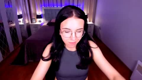 TriciaDaisy online show from 06.12.26