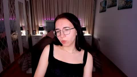 TriciaDaisy online show from 07.10.26
