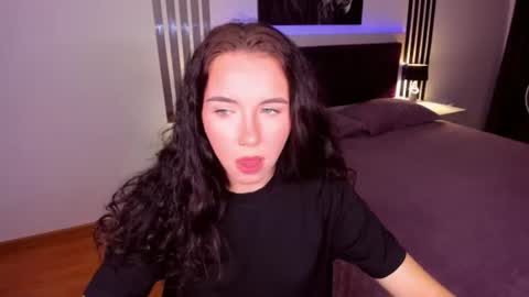 TriciaDaisy online show from 07.23.26