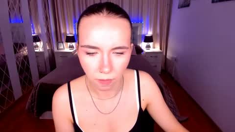 TriciaDaisy online show from 08.03.26