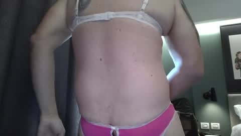 Snapshot of triciawu22 chatting on 04.08.26 triciawu22 online show from 04.08.26