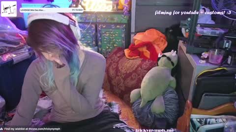 Snapshot of tricky_nymph chatting on 12.24.24 Cassie online show from 12.24.24