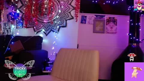 Snapshot of tricky_nymph chatting on 10.03.25 Cassie online show from 10.03.25