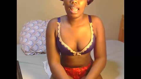 Snapshot of trina_z chatting on 06.04.26 trina_z online show from 06.04.26