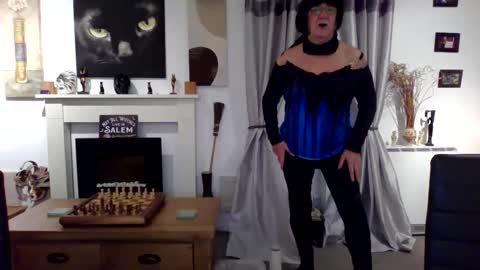 Snapshot of trinity1011 chatting on 11.13.25 trinity1011 online show from 11.13.25