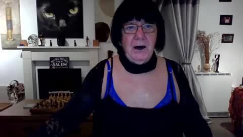 Snapshot of trinity1011 chatting on 11.15.25 trinity1011 online show from 11.15.25