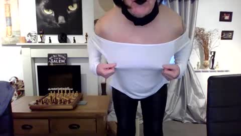 Snapshot of trinity1011 chatting on 02.17.26 trinity1011 online show from 02.17.26