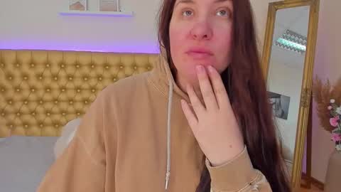 Mia online show from 04.27.26