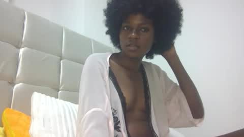 Snapshot of trishaelliee chatting on 04.22.26 trishaelliee online show from 04.22.26