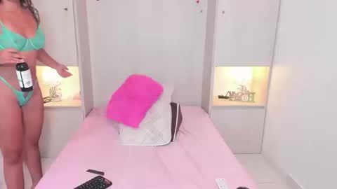 Snapshot of trishamoon chatting on 09.12.25 TRISHA online show from 09.12.25