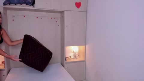 Snapshot of trishamoon chatting on 03.25.26 TRISHA online show from 03.25.26