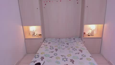 Snapshot of trishamoon chatting on 04.02.26 TRISHA online show from 04.02.26