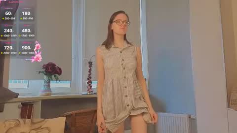 Snapshot of trishdelafontaine chatting on 07.18.26 Viola online show from 07.18.26