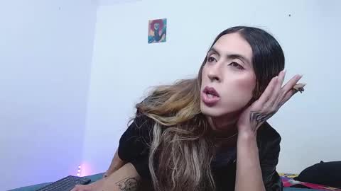 Snapshot of trix_fiore_oficial chatting on 01.17.25 Trix online show from 01.17.25