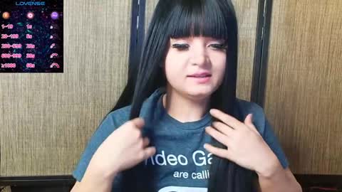 trixiedoescamcam online show from 12.18.24